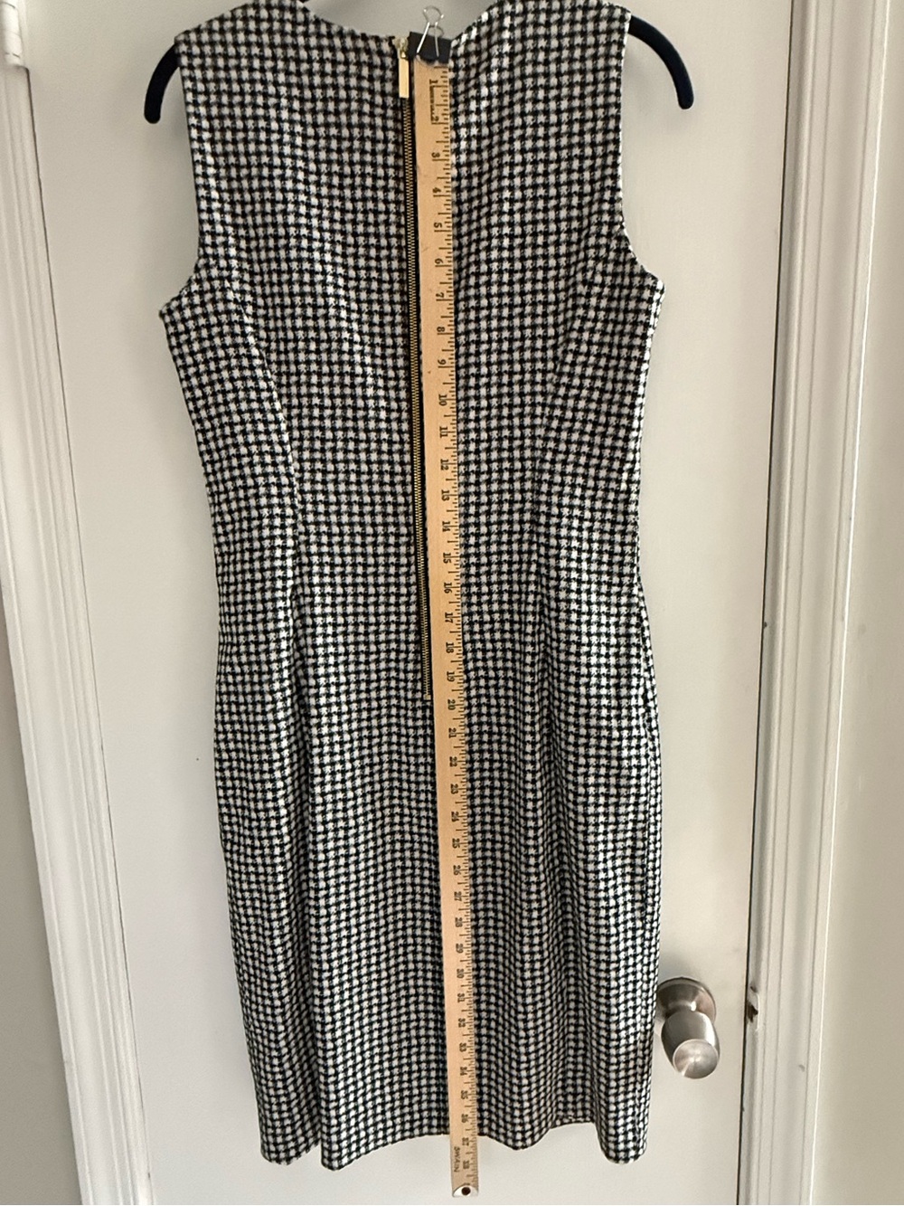 Calvin Klein Black & White Houndstooth Midi Sheath Dress Size 8 - Picture 8 of 9